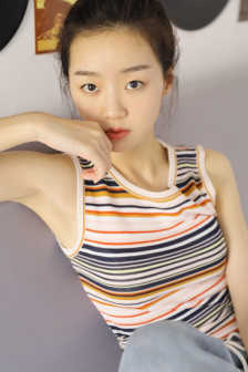 绝色尤物校花闺蜜的呻吟